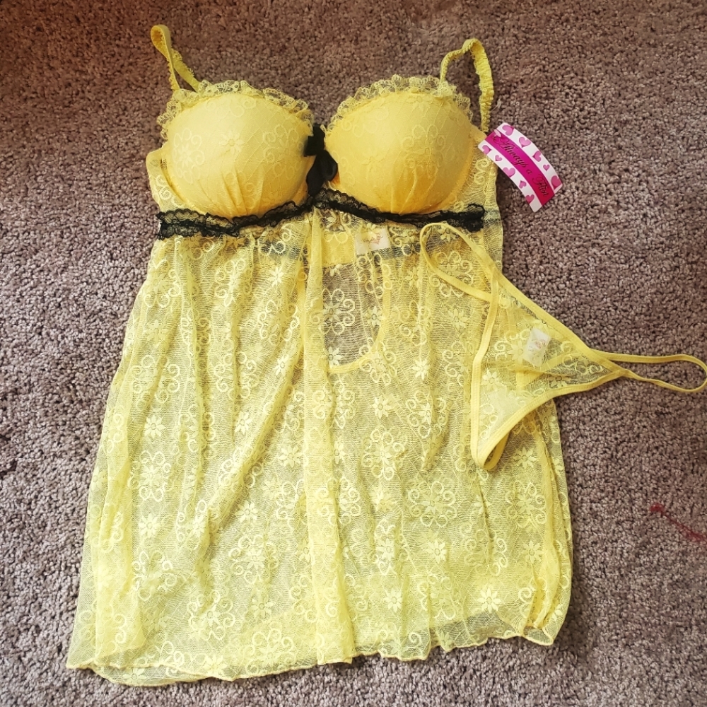 NWT, Yellow baby doll top with thong,